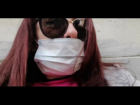 ❤️ Nicoletta se maščuje svojemu sosedu in mu urinira v garažo (Posebna italijanska karantena Covid19) Seks pri nas ❌❤