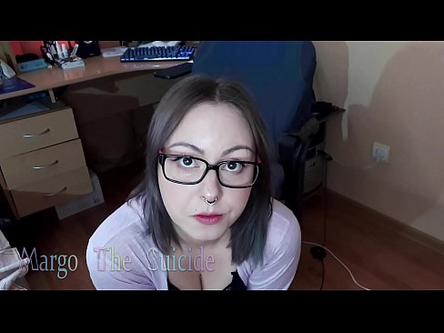 ❤️ Seksi dekle z očali globoko sesa dildo pred kamero Seks pri nas ❌❤